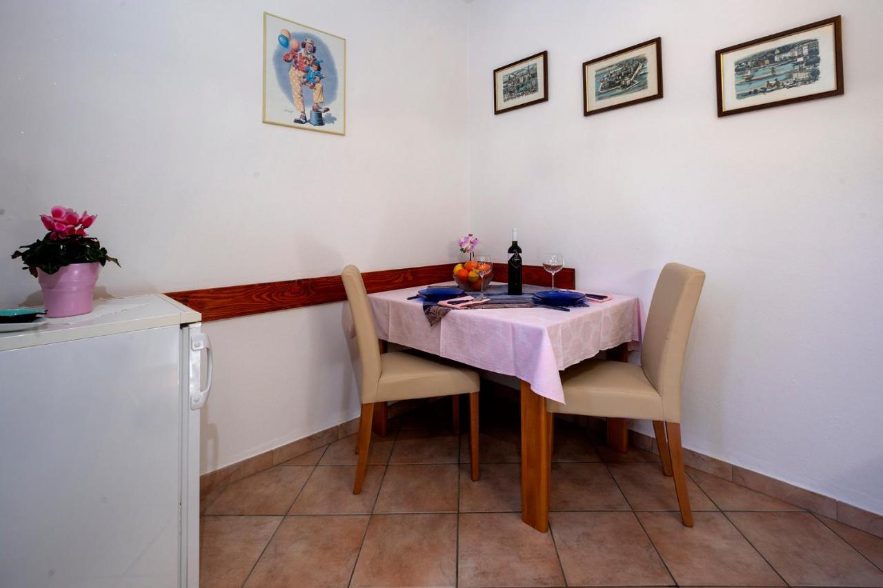 Apartman Ornela Poreč Exterior foto