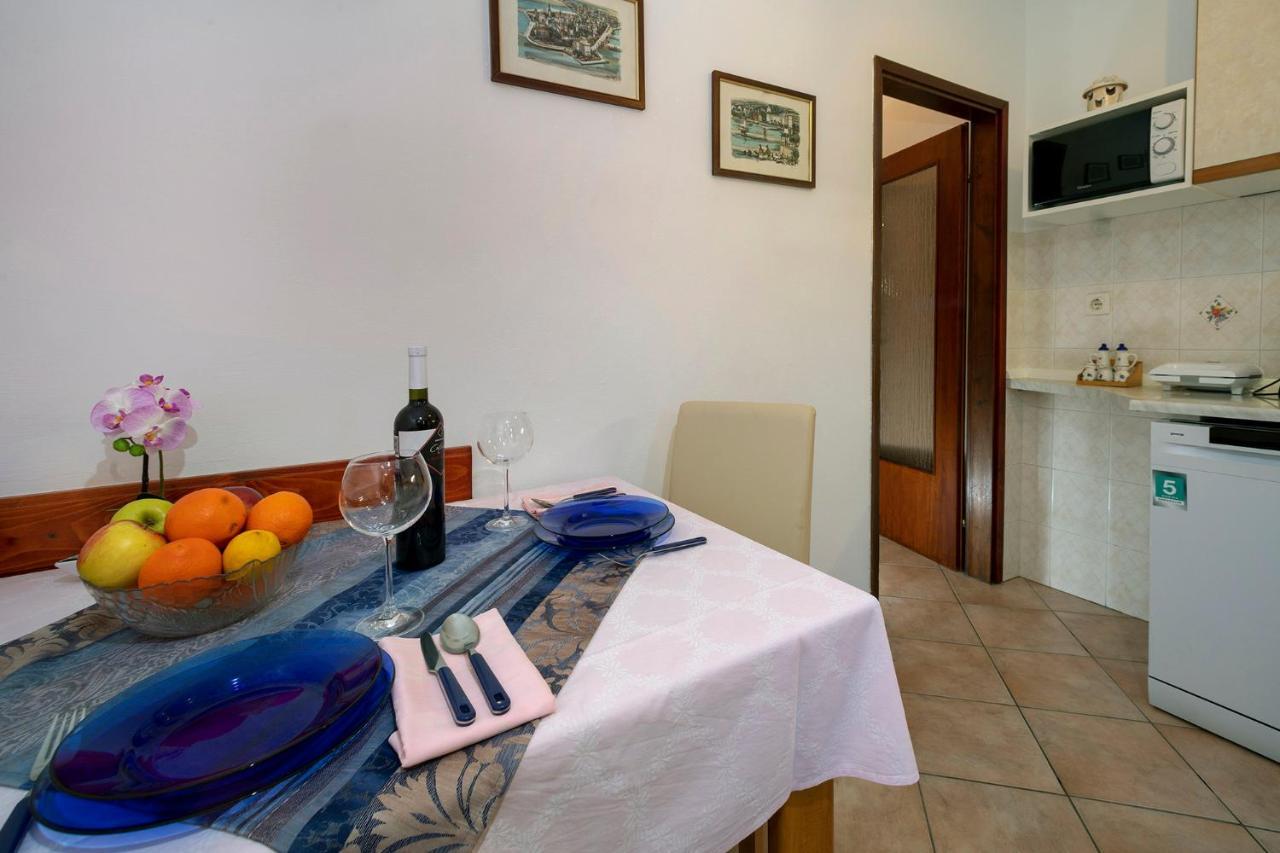 Apartman Ornela Poreč Exterior foto